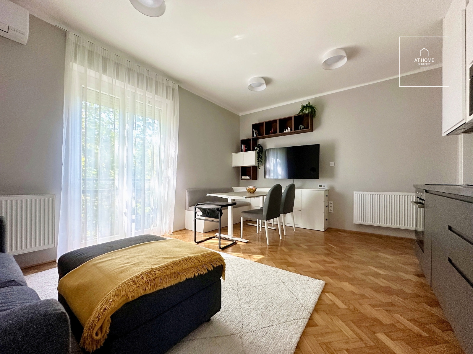 Fully renovated 43 sqm apartment in a leafy area of District II