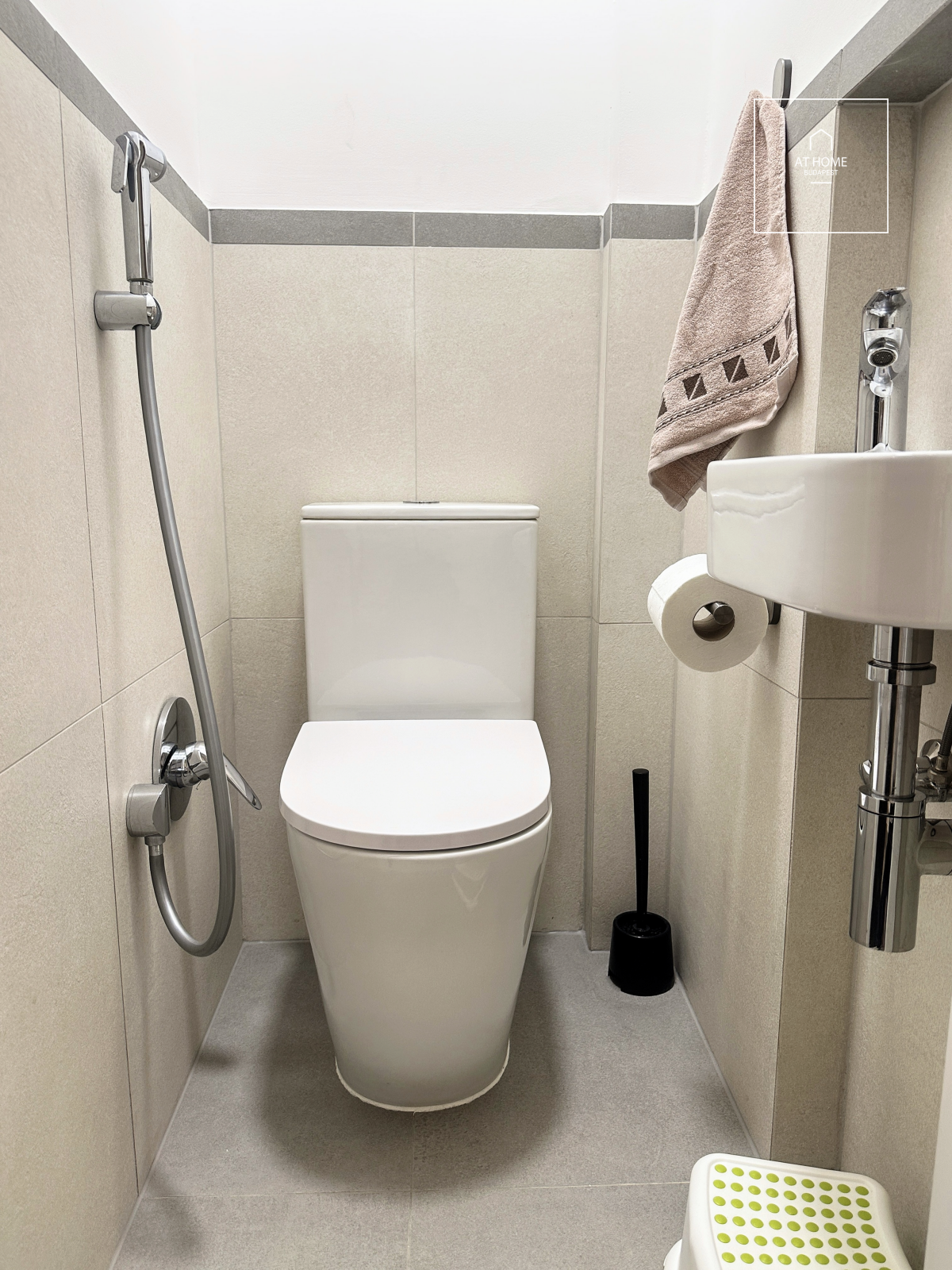 Zöldövezeti, teljeskörűen felújított 43 nm-es lakás a II. kerületben