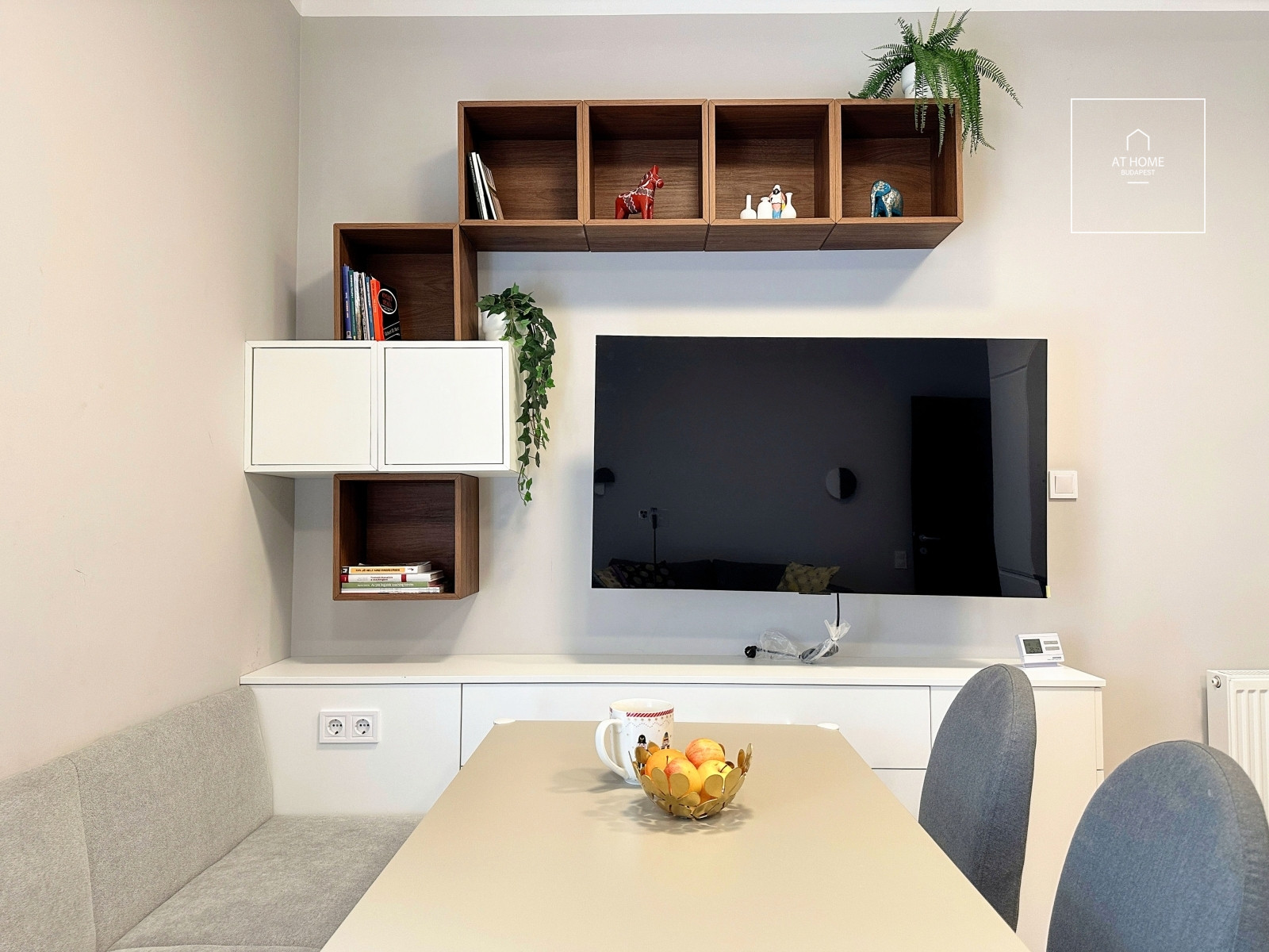 Fully renovated 43 sqm apartment in a leafy area of District II