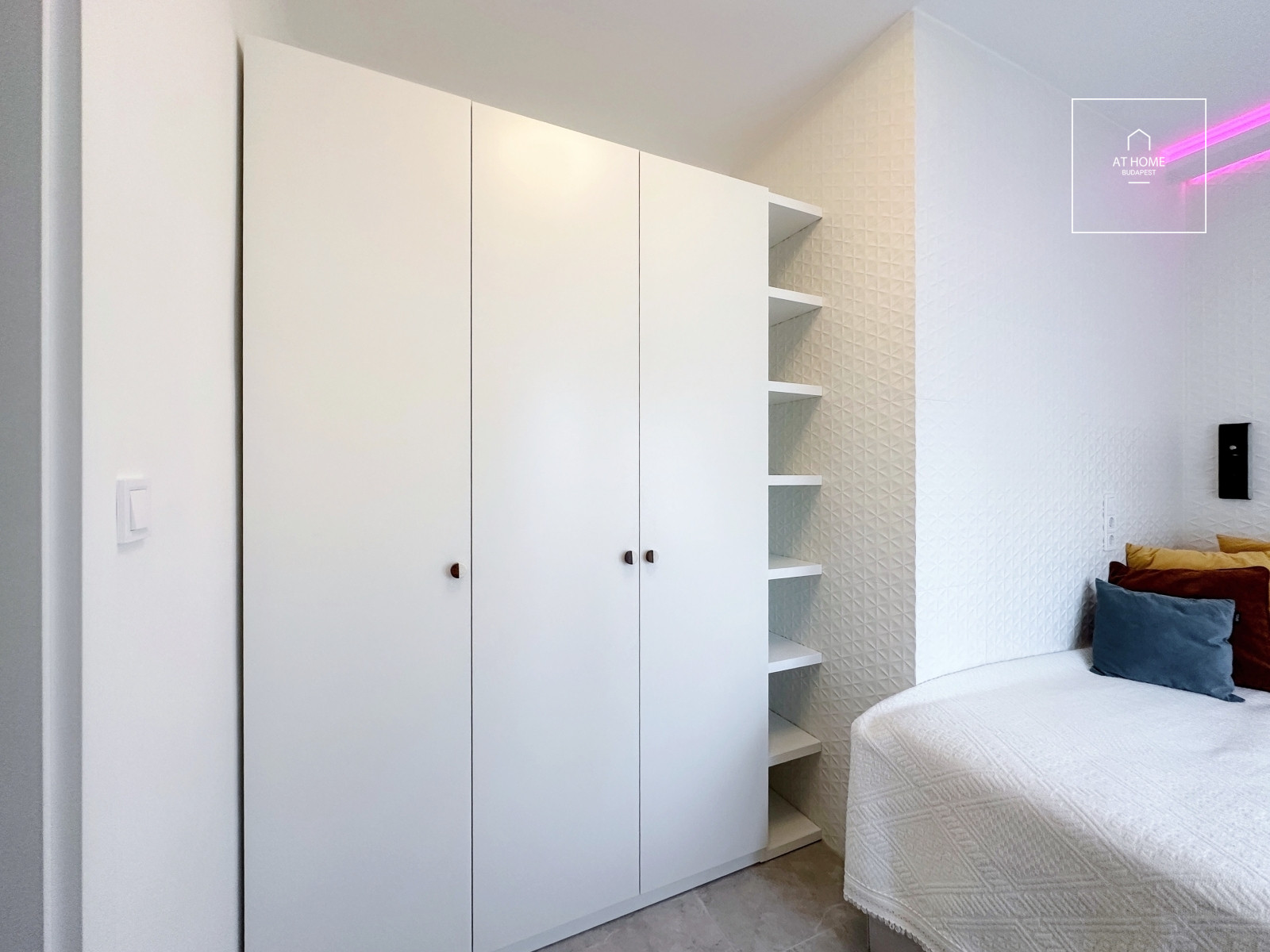 Fully renovated 43 sqm apartment in a leafy area of District II