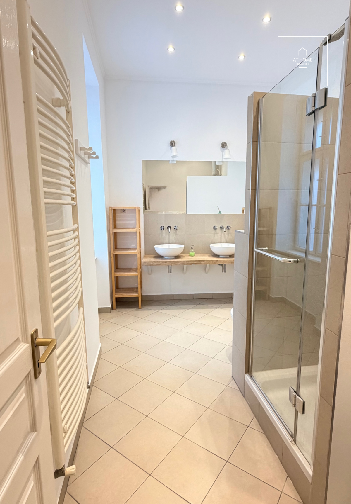 Renovated 70 sqm, 2-bedroom apartment in District VI, near Liszt Ferenc Square