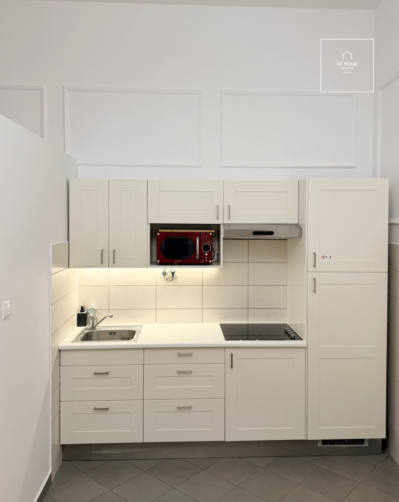 Two-bedroom, 64 sqm apartment in District VI, near Liszt Ferenc Square