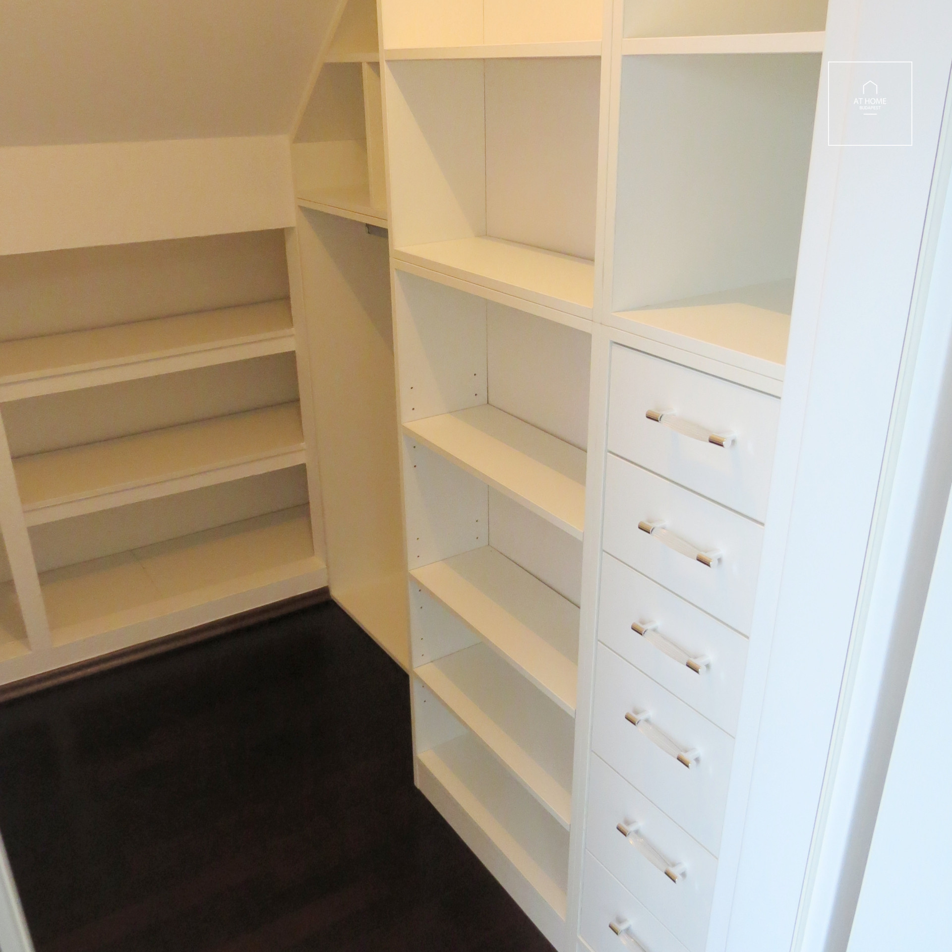 Elegant semi-detached house for rent Budapest XII. district, Mártonhegy