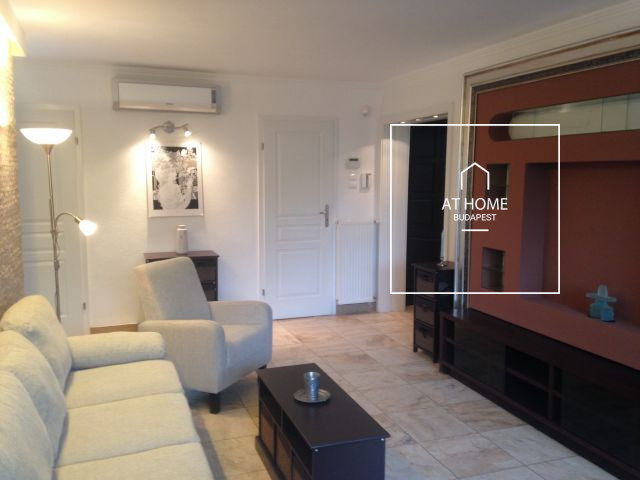 Elegant semi-detached house for rent Budapest XII. district, Mártonhegy