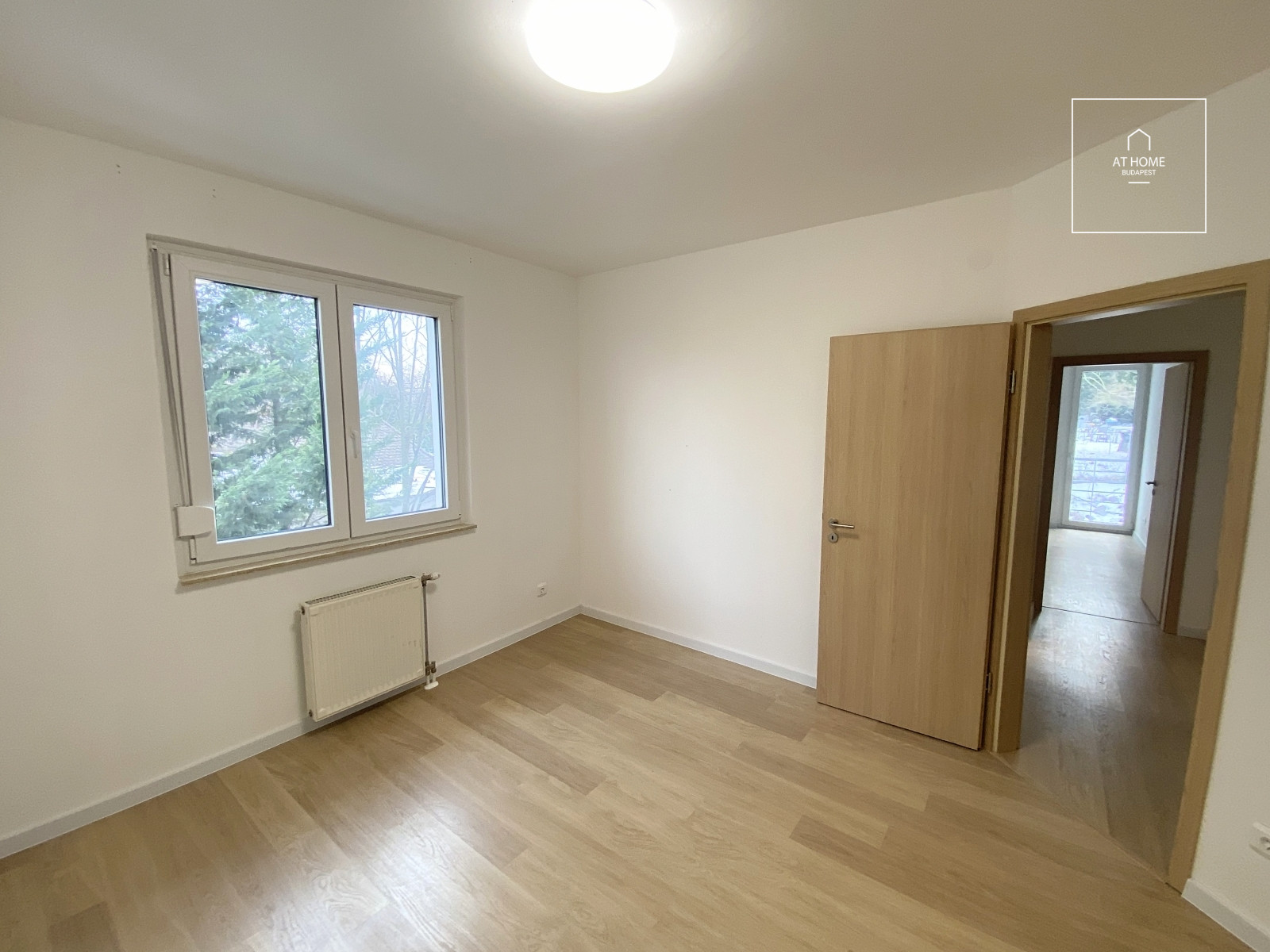 Refurbished 3 bedroom apartment close to MOM Park