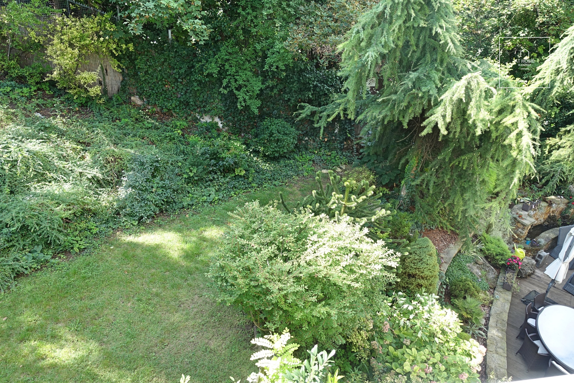 Refurbished 3 bedroom apartment close to MOM Park