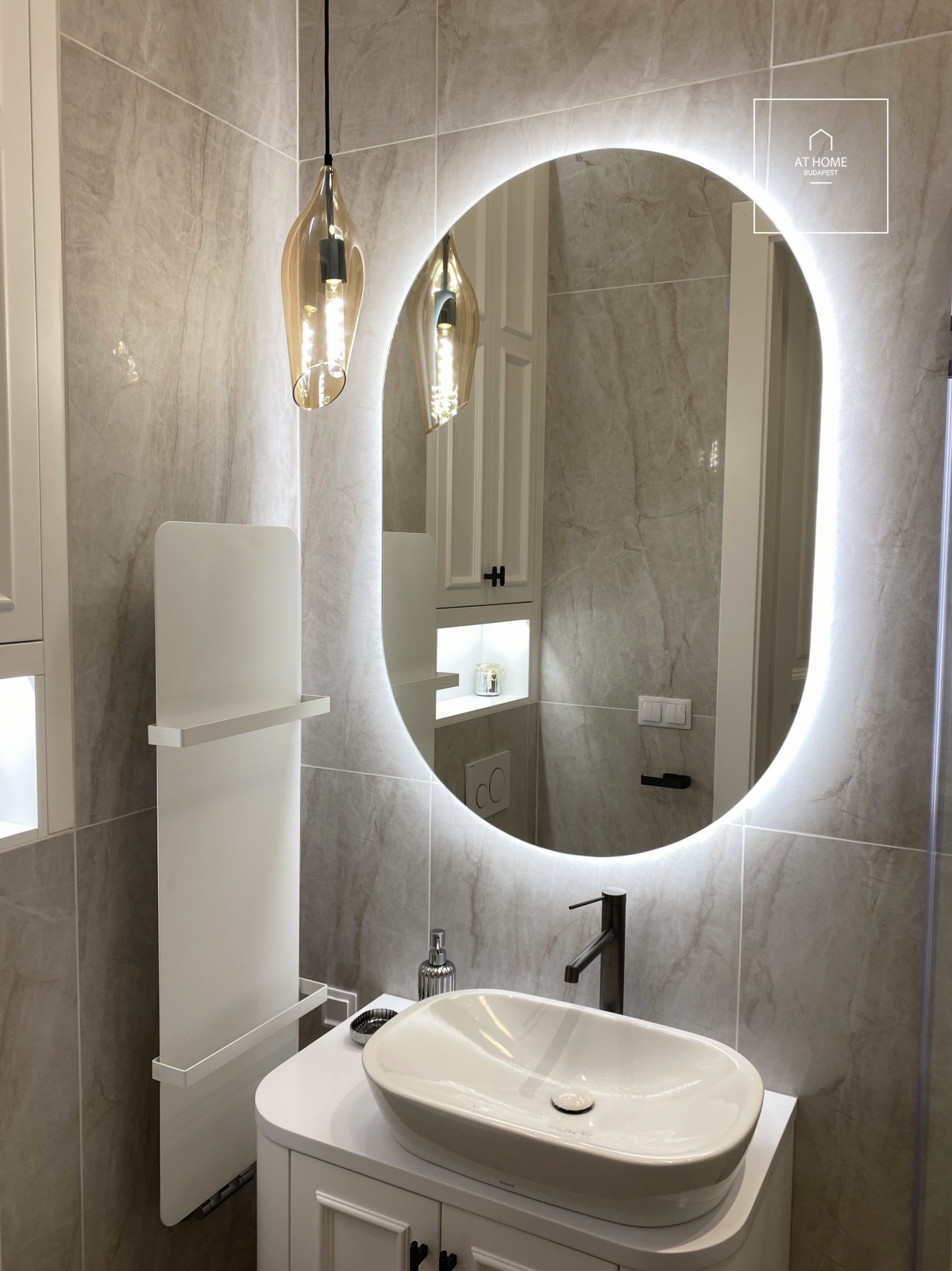 Renovated 47 sqm exclusive one-bedroom apartment in the Buda Castle District