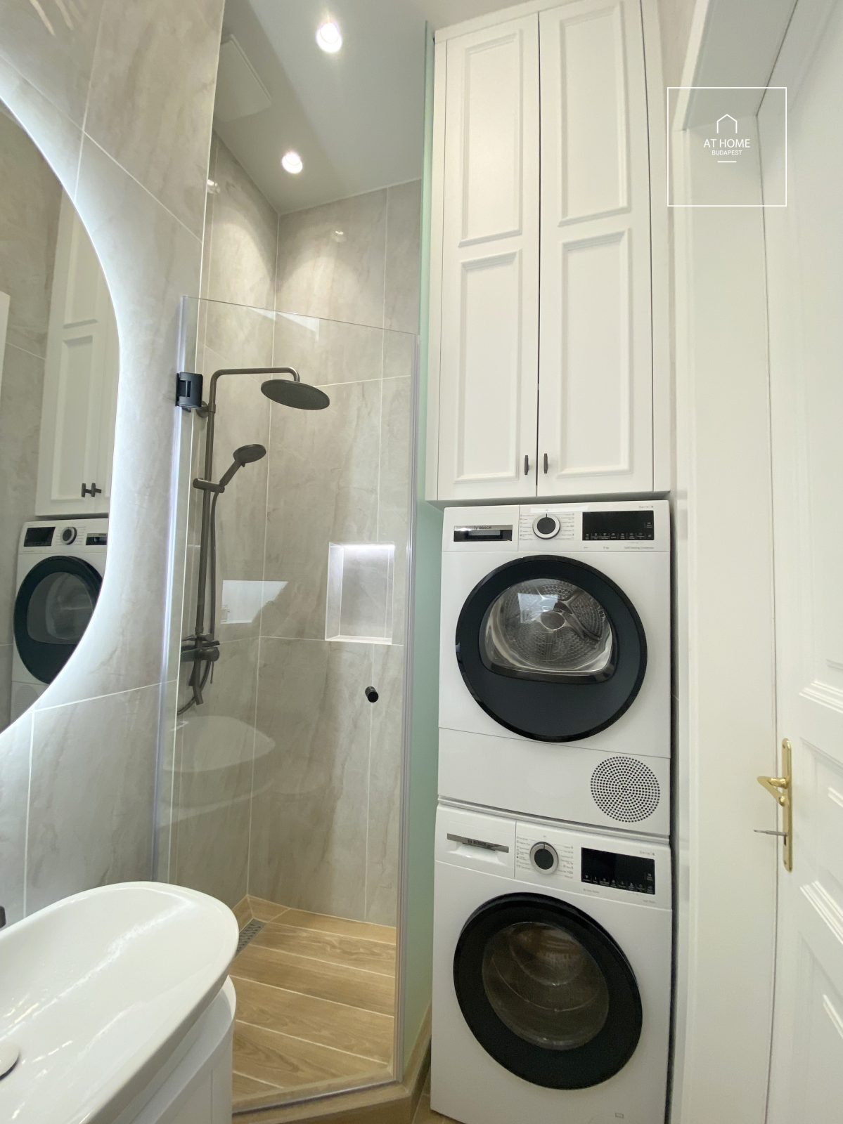 Renovated 47 sqm exclusive one-bedroom apartment in the Buda Castle District