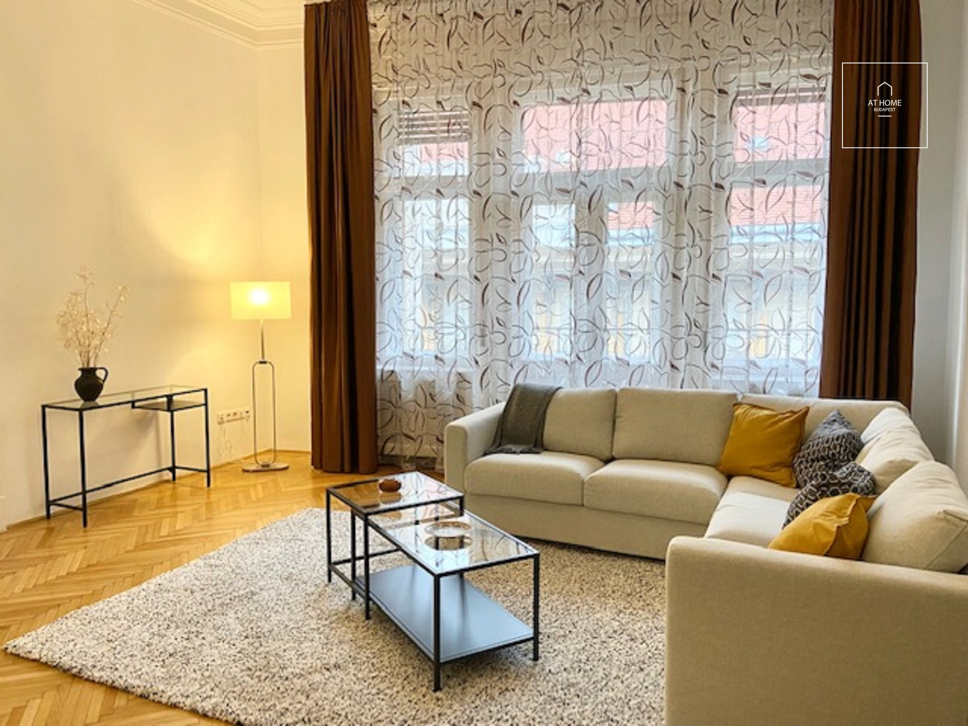 Two bedroom apartment for rent Budapest V. district Downtown