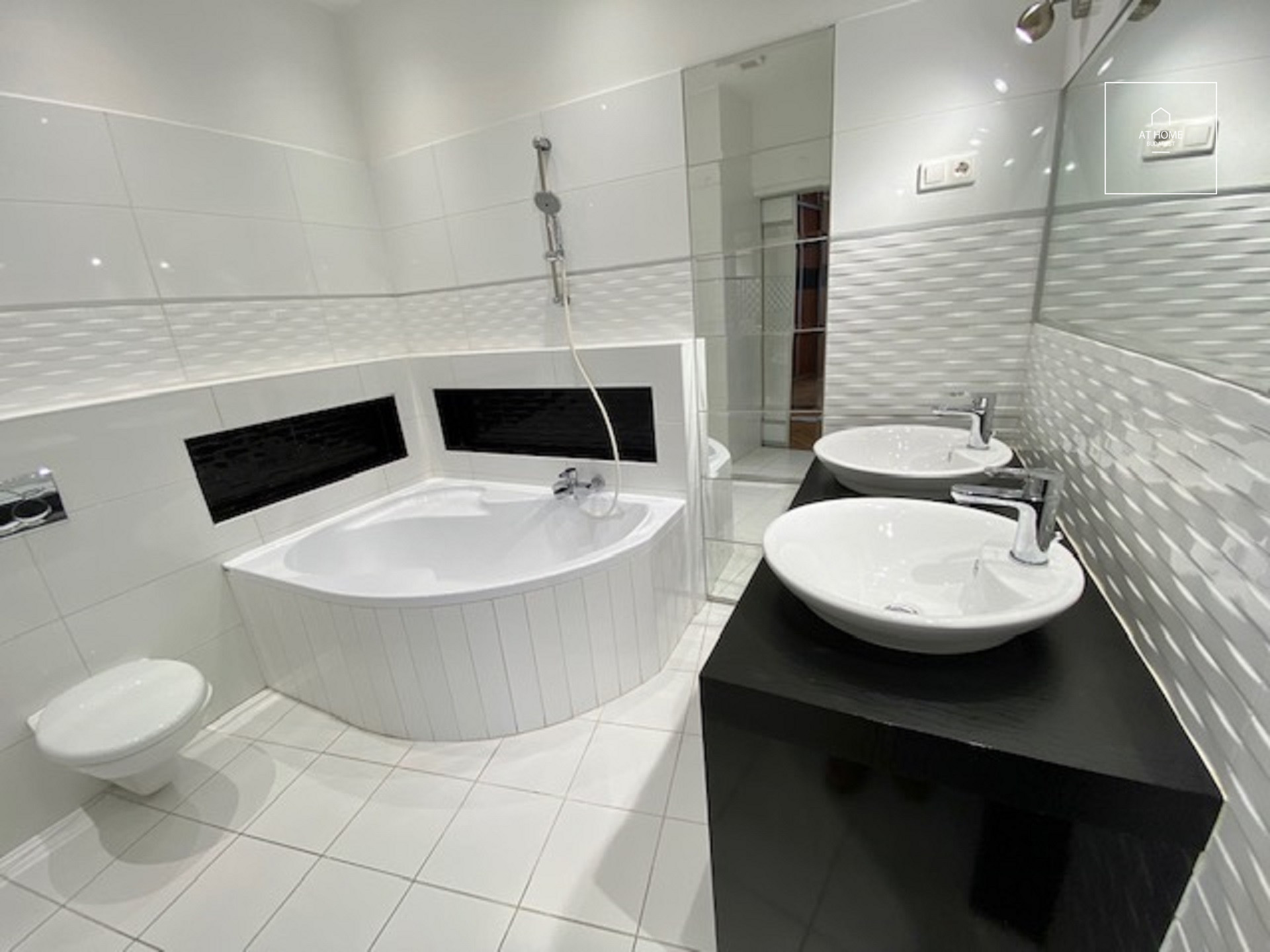 Two bedroom apartment for rent Budapest V. district Downtown