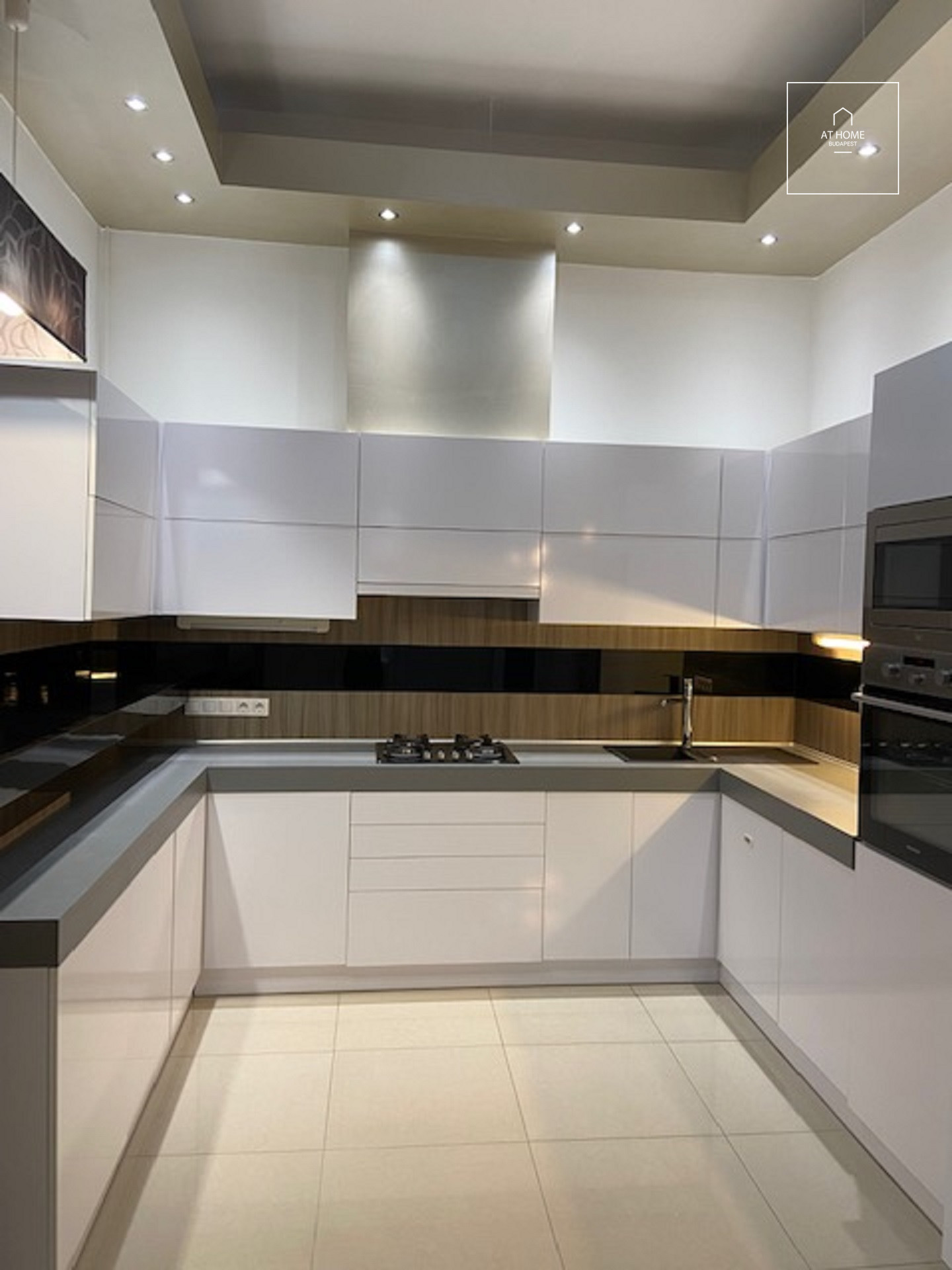 Two bedroom apartment for rent Budapest V. district Downtown