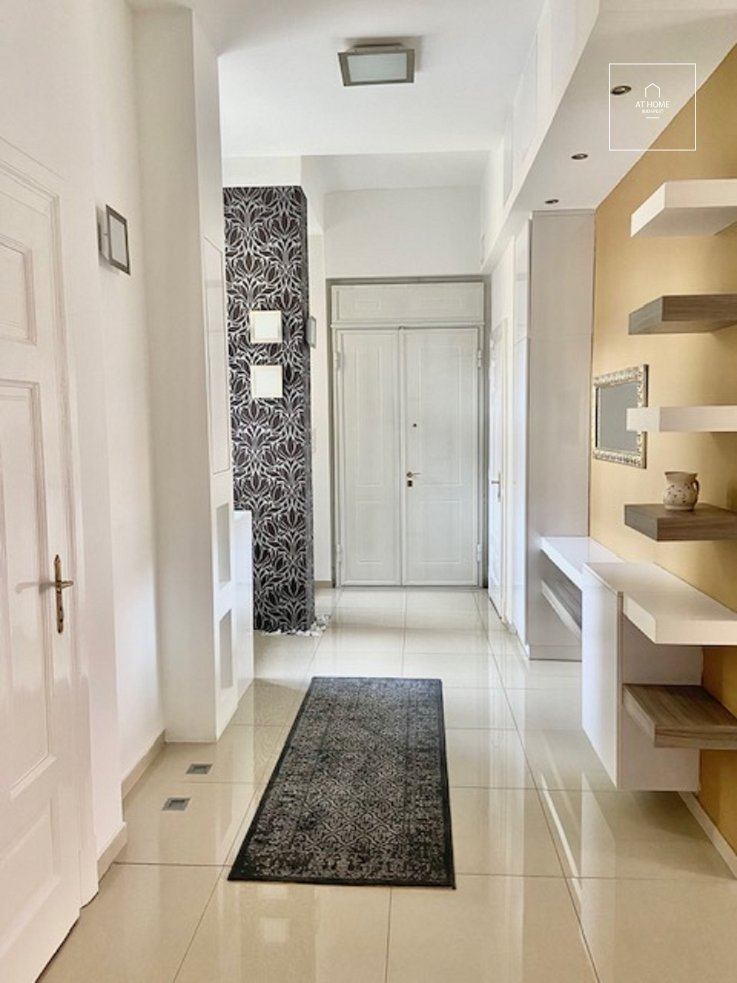 Two bedroom apartment for rent Budapest V. district Downtown