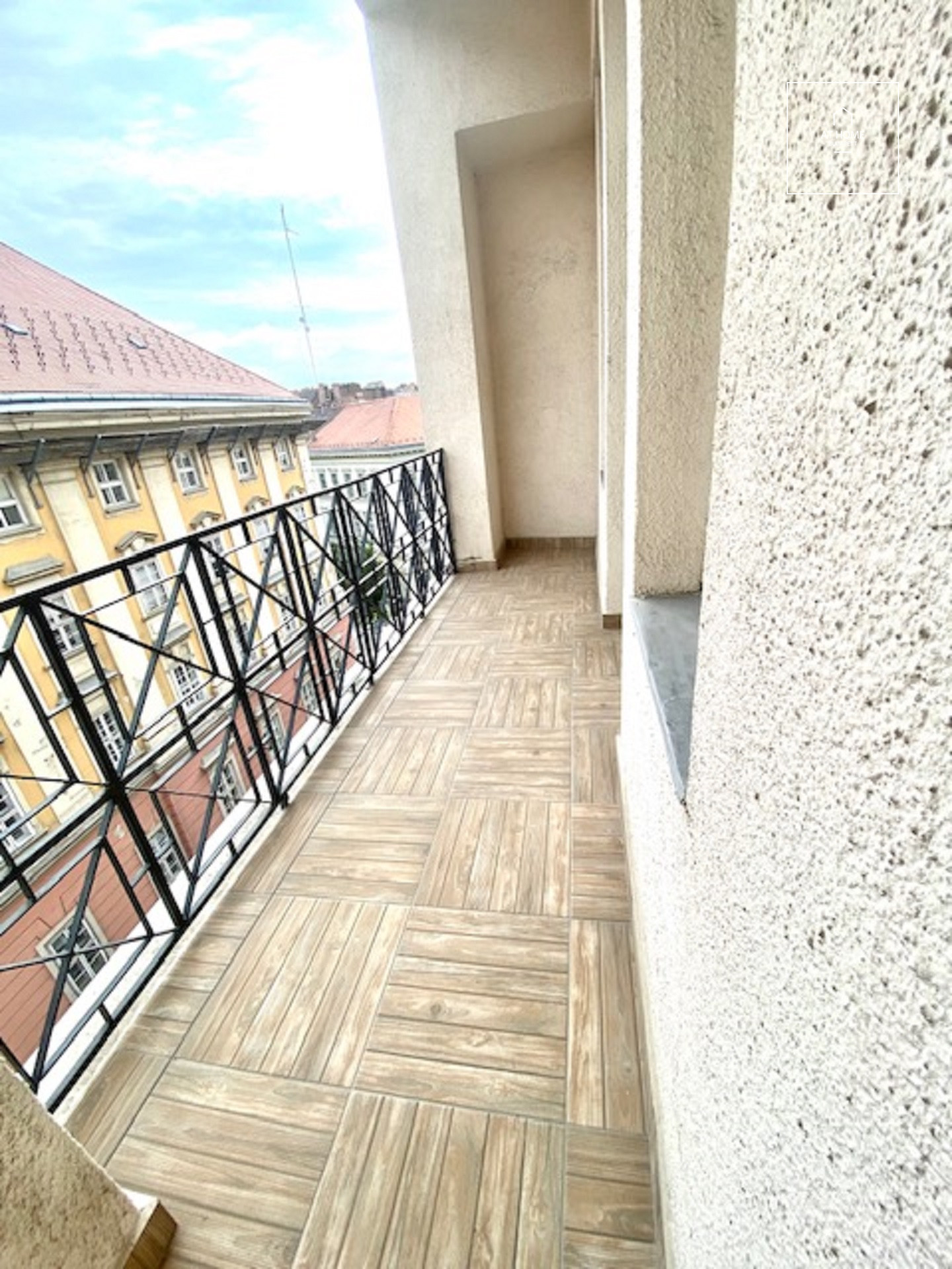 Two bedroom apartment for rent Budapest V. district Downtown