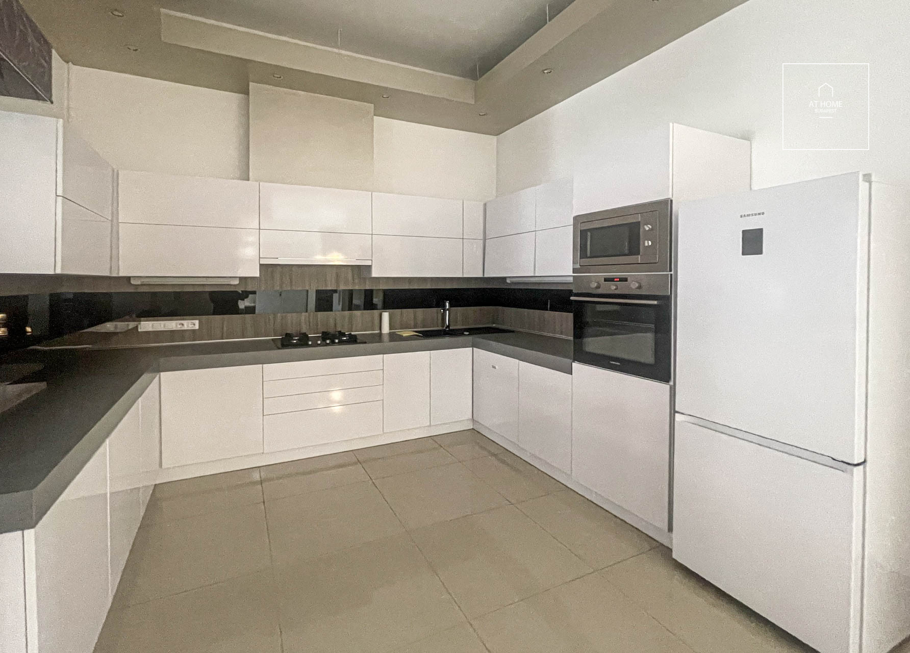 Two bedroom apartment for rent Budapest V. district Downtown