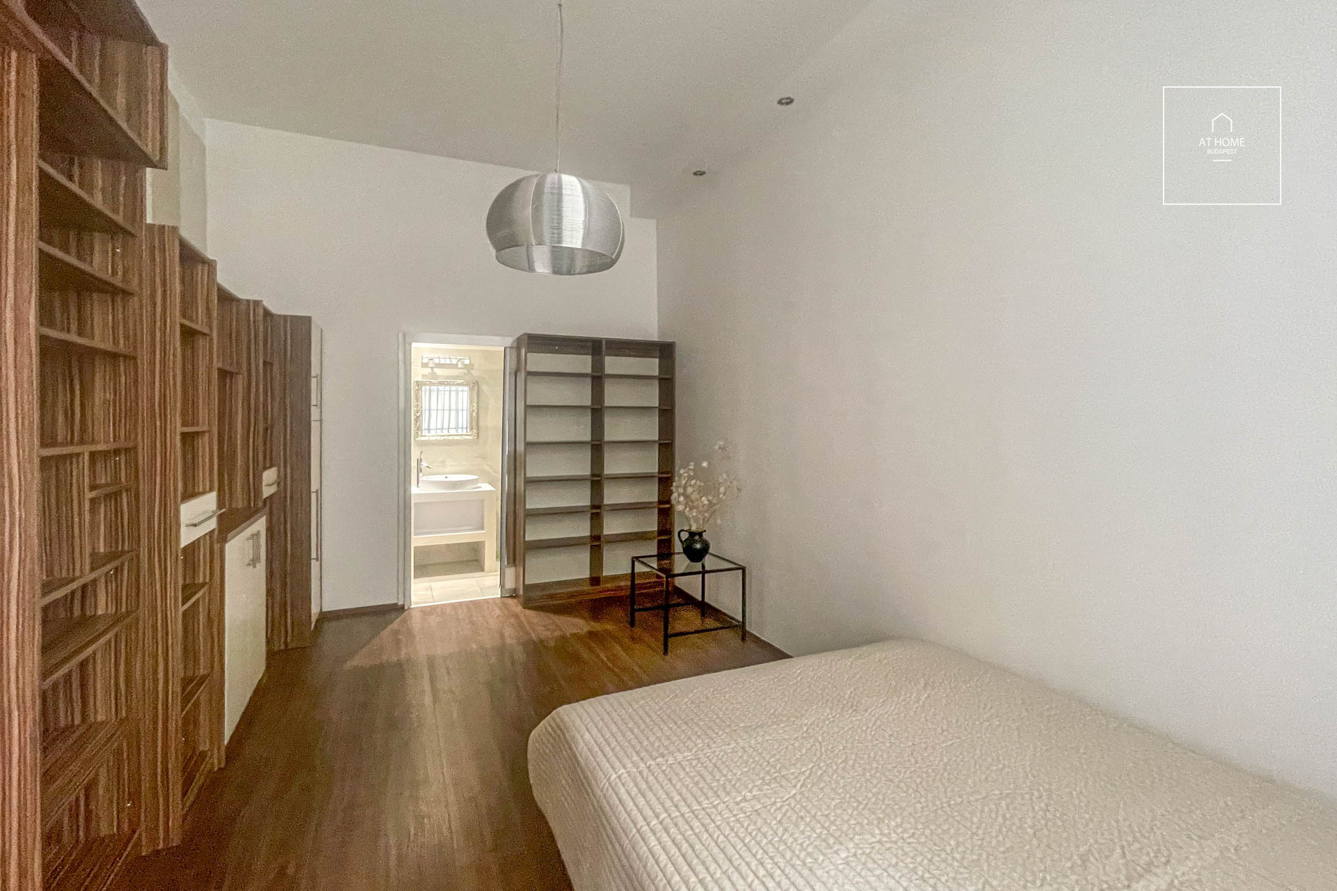 Two bedroom apartment for rent Budapest V. district Downtown