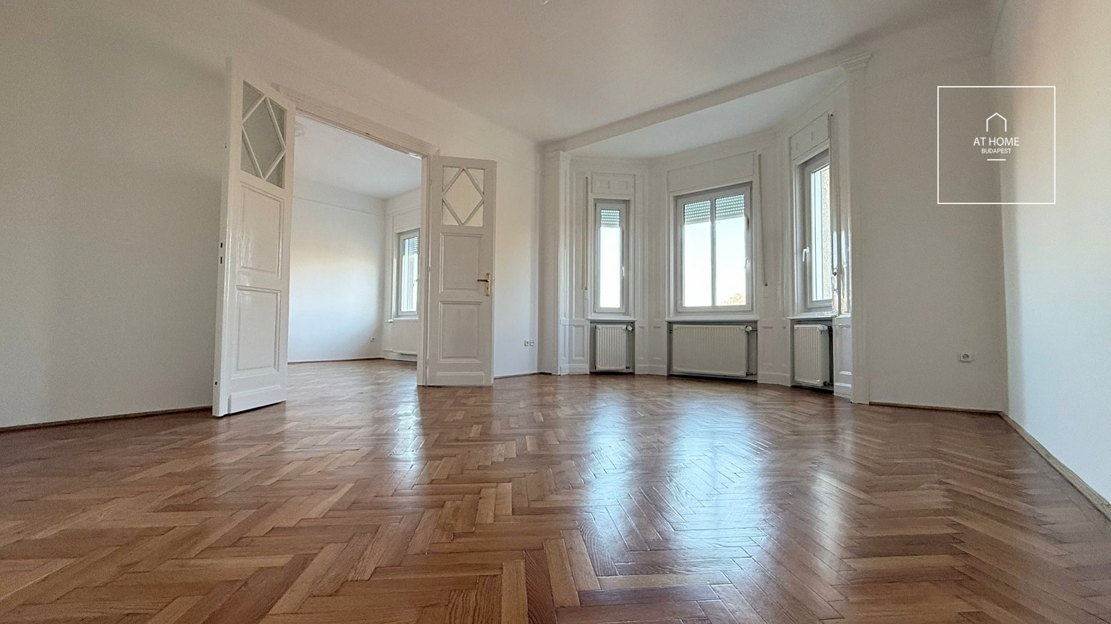 Renovated 115 sqm three-bedroom apartment in District I, Naphegy