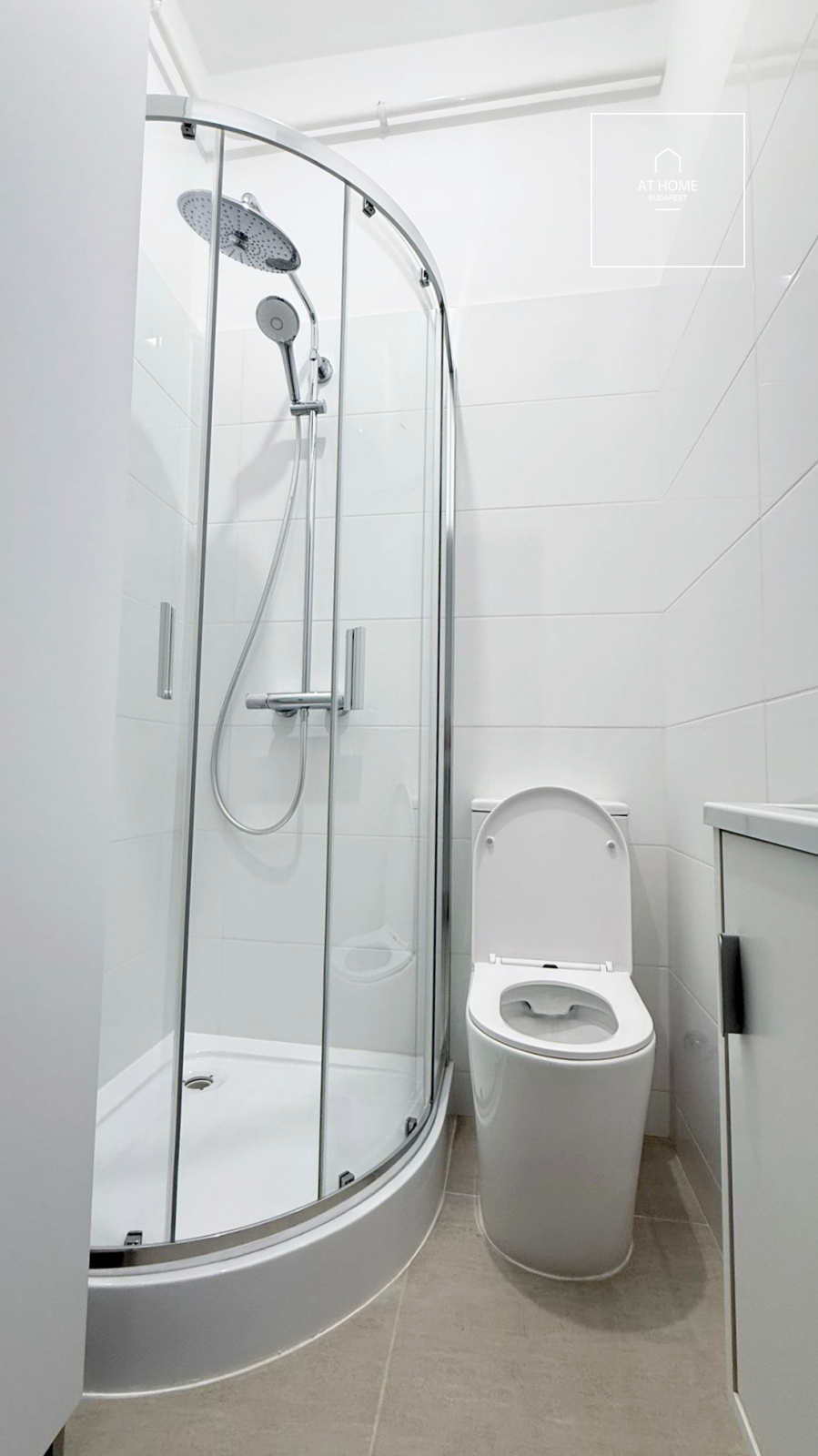 Renovated 115 sqm three-bedroom apartment in District I, Naphegy