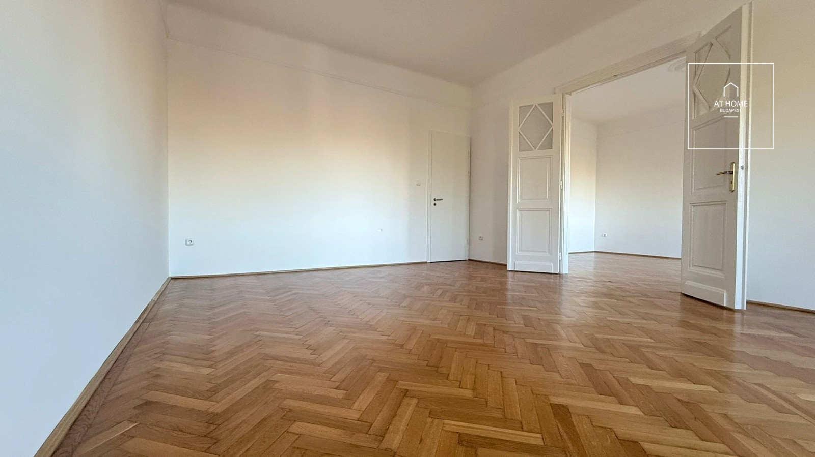 Renovated 115 sqm three-bedroom apartment in District I, Naphegy