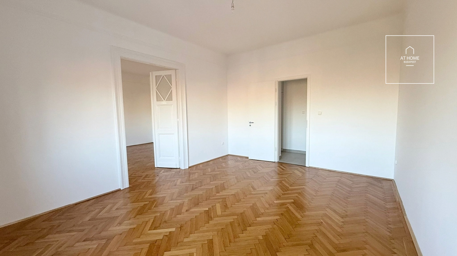 Renovated 115 sqm three-bedroom apartment in District I, Naphegy