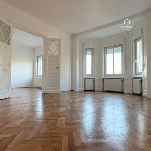 Renovated 115 sqm three-bedroom apartment in District I, Naphegy