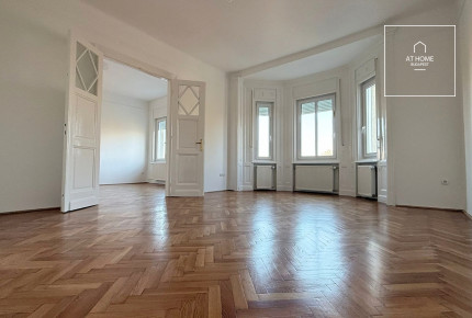 Felújított 115 nm-es 3 hálószobás lakás az I. kerületben, Naphegyen