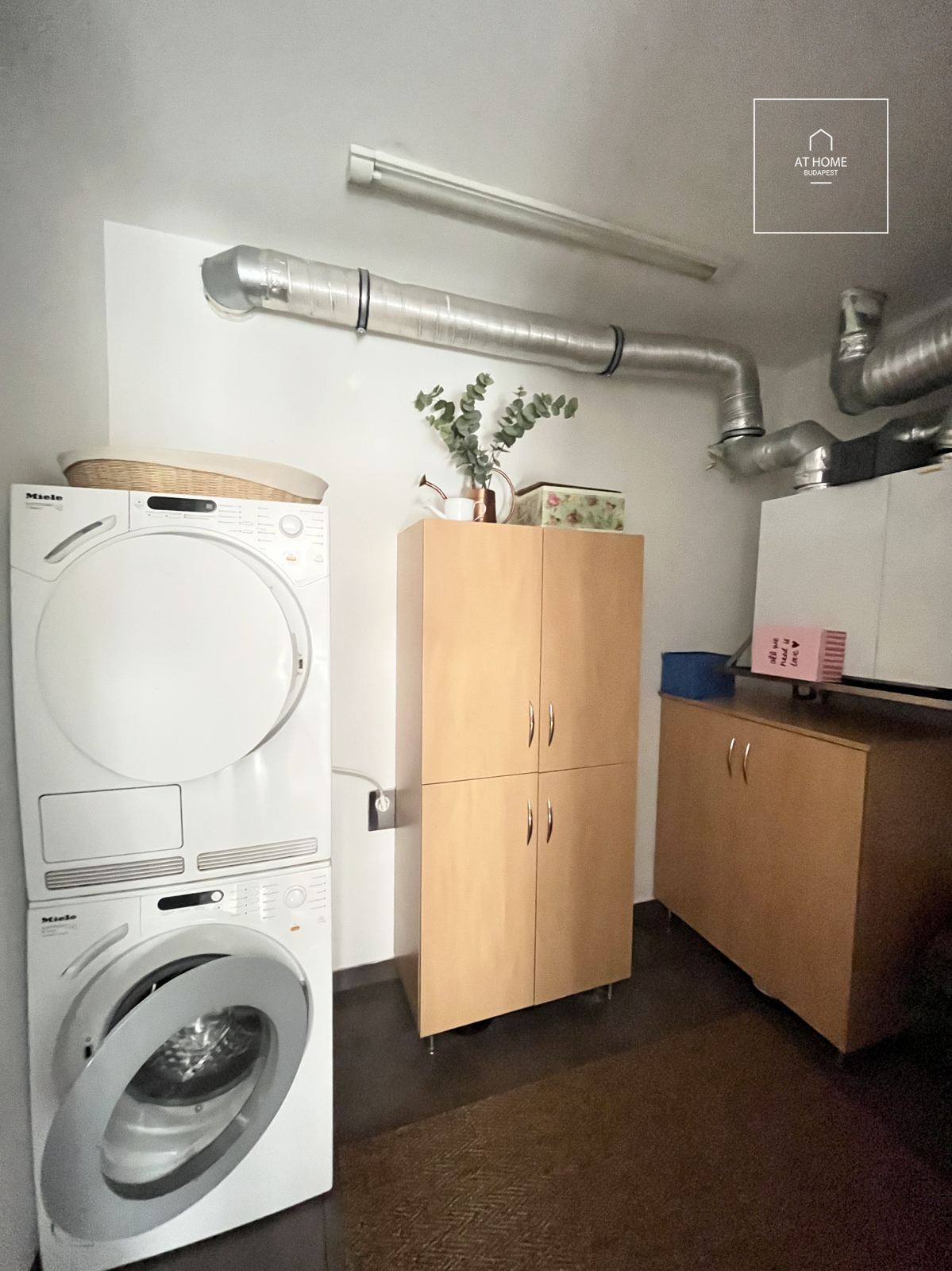 Four-bedroom ground-floor apartment with a 30 sqm panoramic terrace in Budapest’s 12th district