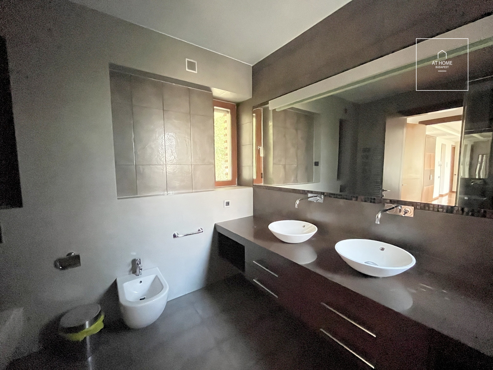 Four-bedroom ground-floor apartment with a 30 sqm panoramic terrace in Budapest’s 12th district