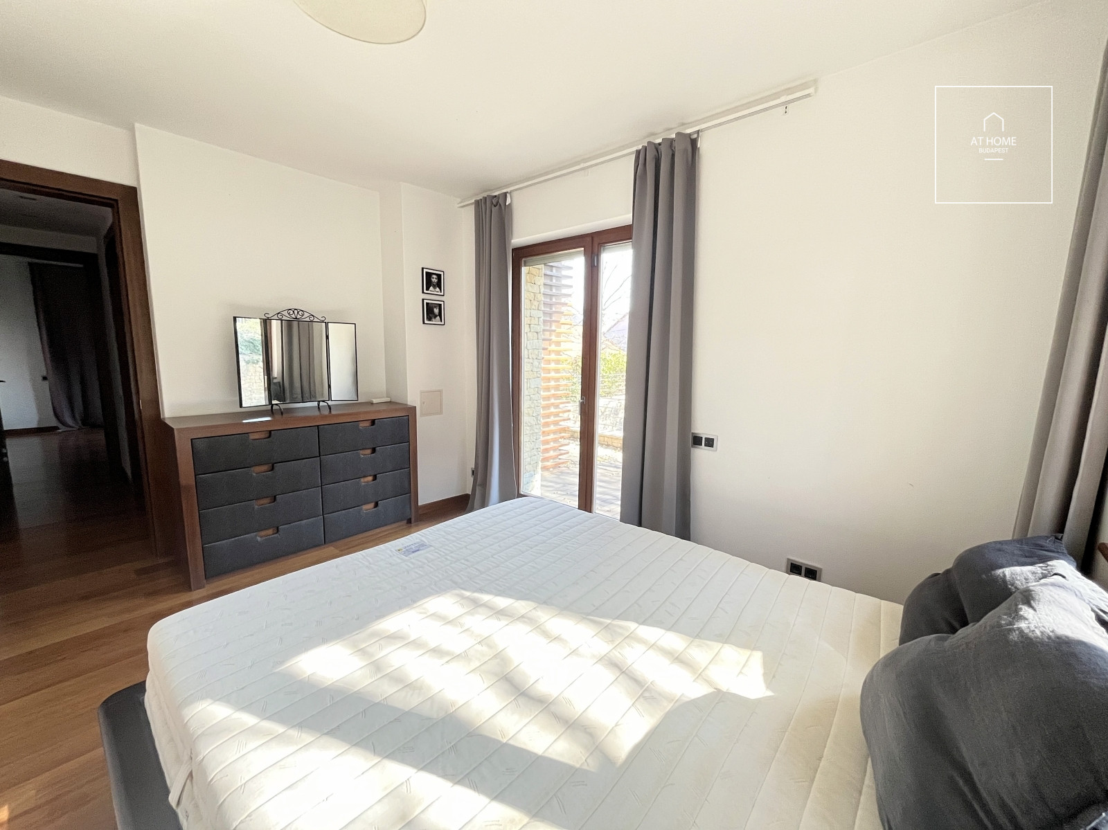 Four-bedroom ground-floor apartment with a 30 sqm panoramic terrace in Budapest’s 12th district