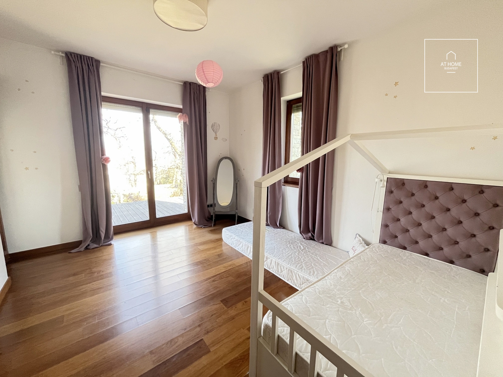 Four-bedroom ground-floor apartment with a 30 sqm panoramic terrace in Budapest’s 12th district