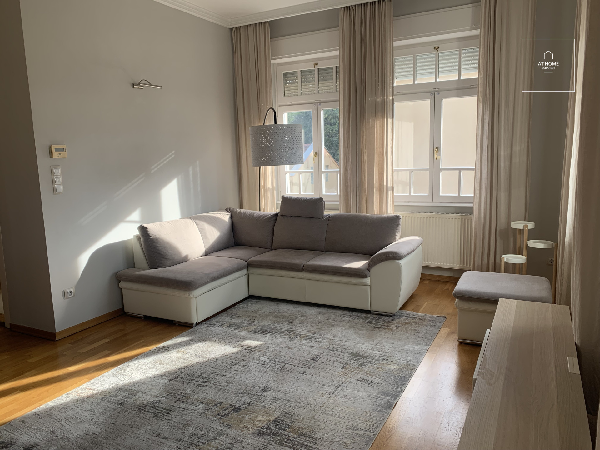 Beautiful panoramic 3-bedroom apartment for rent in the 1st district