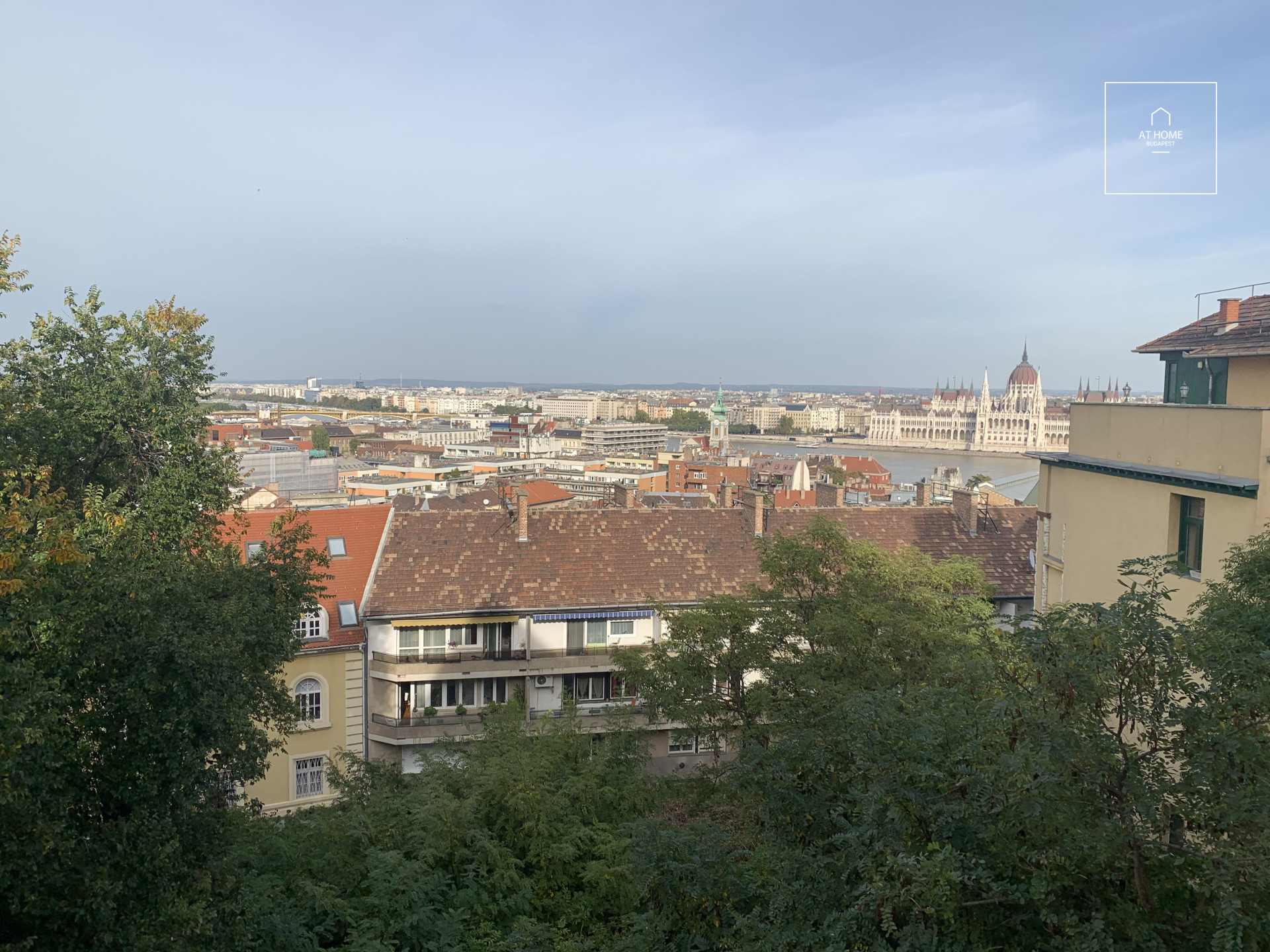 Beautiful panoramic 3-bedroom apartment for rent in the 1st district