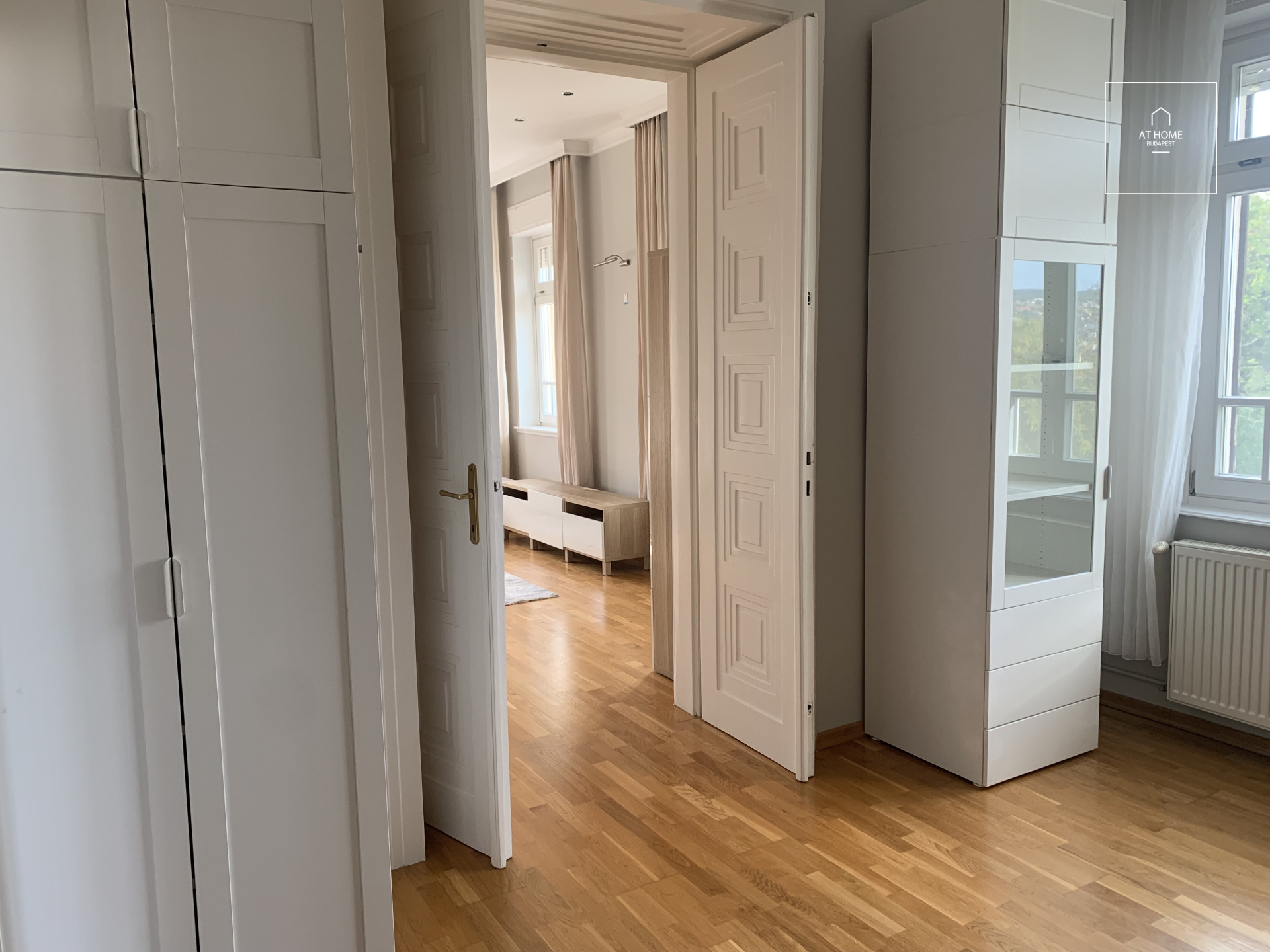 Beautiful panoramic 3-bedroom apartment for rent in the 1st district