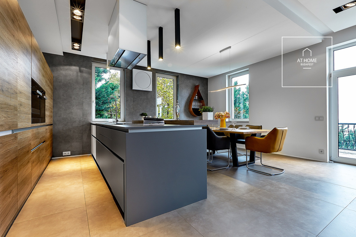 Panoramic 114 sqm penthouse apartment with terrace on Gellért Hill