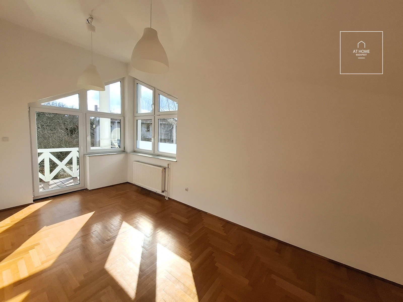 Eladó tágas családi ház Budapest II/A kerületének csendes részén
