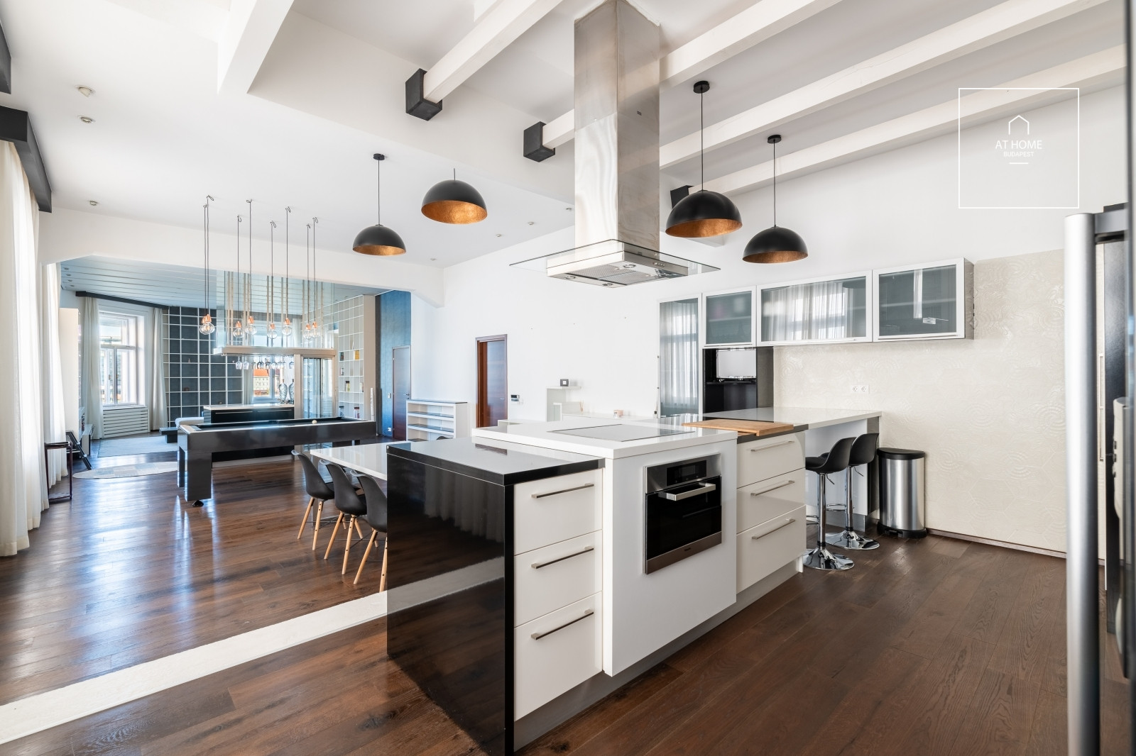 Renovated 200 sqm apartment with Danube panorama in District I