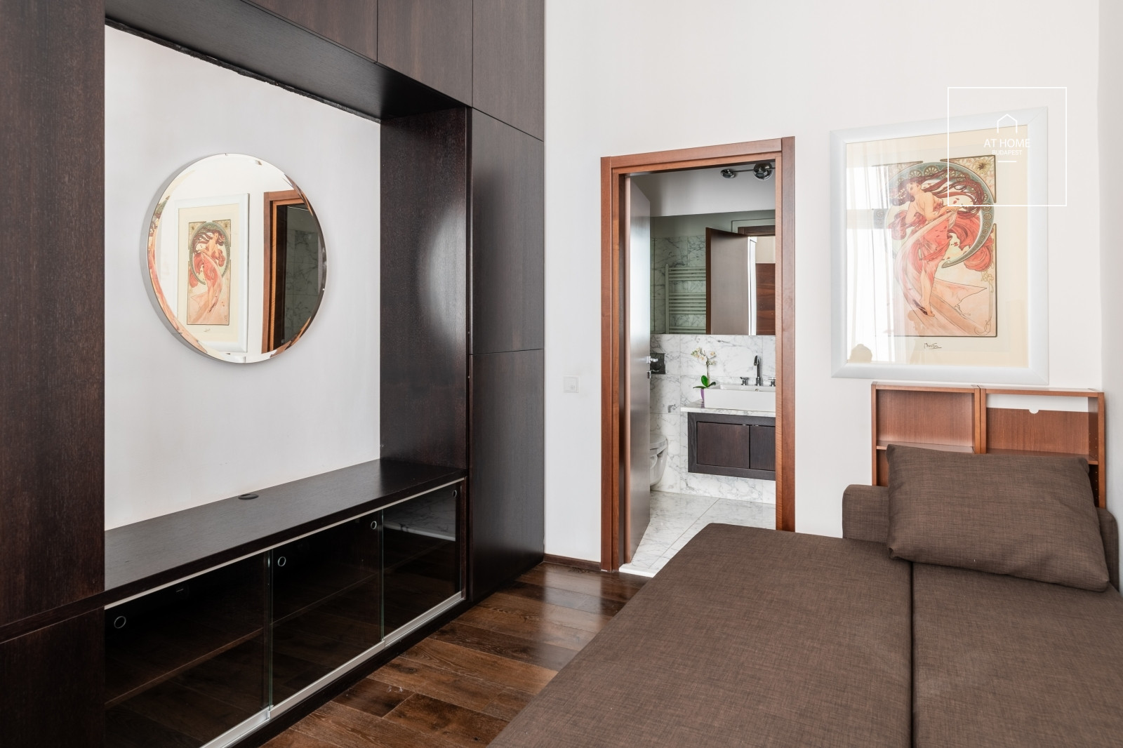 Renovated 200 sqm apartment with Danube panorama in District I