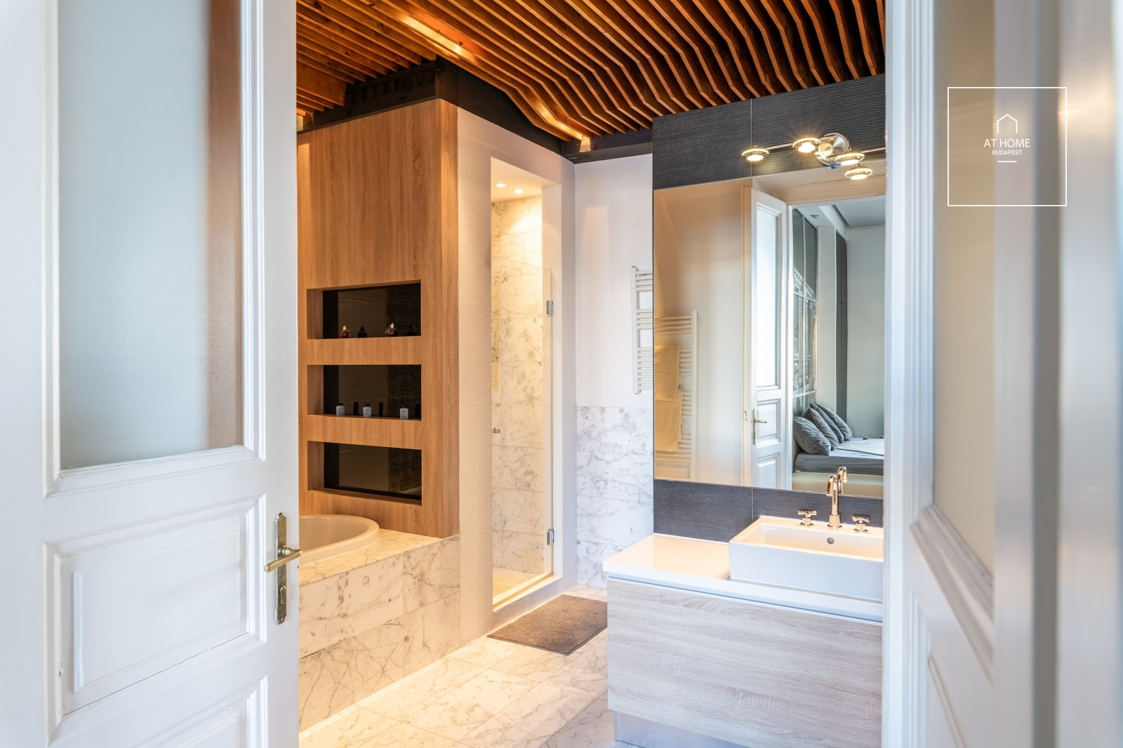 Felújított 200 nm-es lakás dunai panorámával az I. kerületben