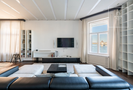 Renovated 200 sqm apartment with Danube panorama in District I