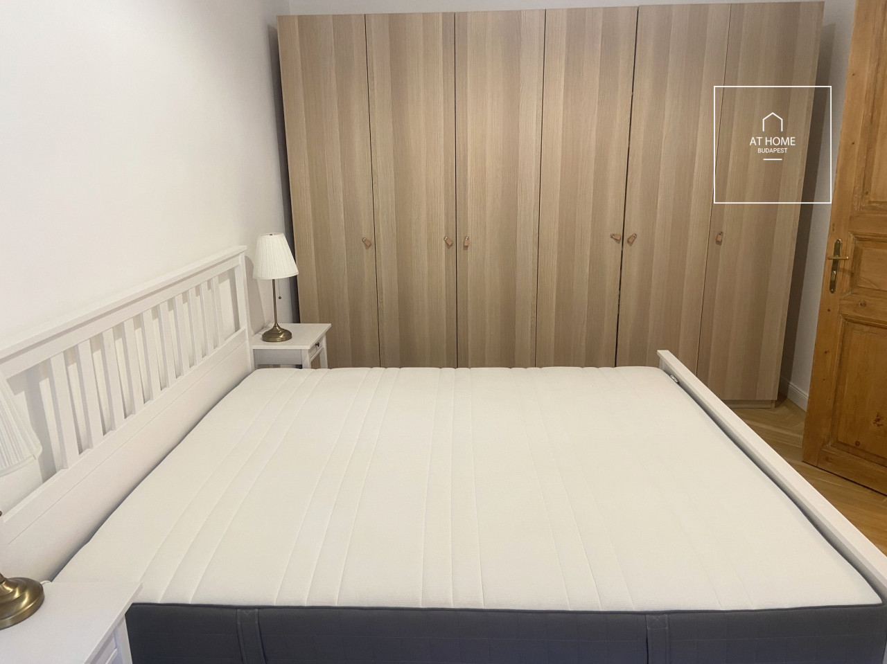 Renovated 2-bedroom downtown apartment in District VI