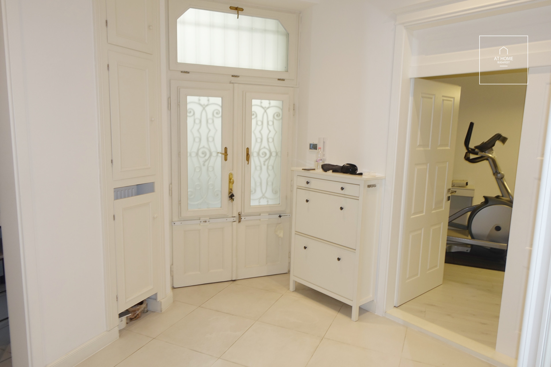 Elegant apartment with panoramic views of the Danube Budapest V. district, Lipótváros