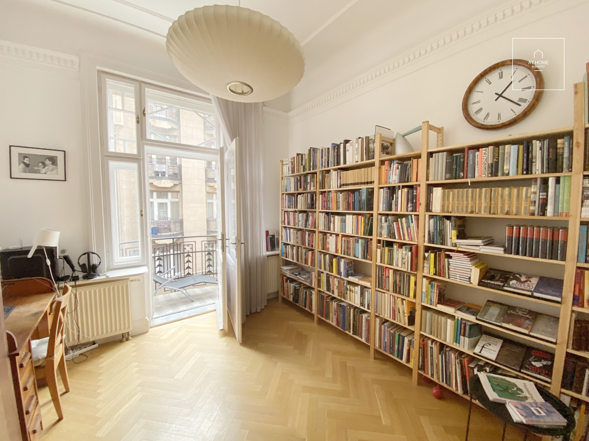 Elegant apartment with panoramic views of the Danube Budapest V. district, Lipótváros