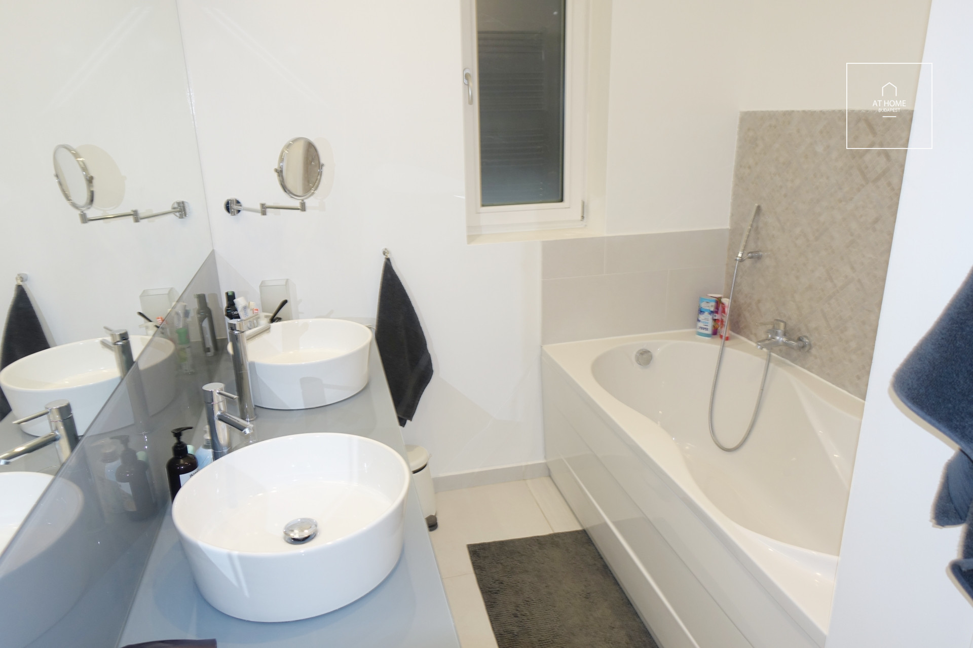 Elegant apartment with panoramic views of the Danube Budapest V. district, Lipótváros