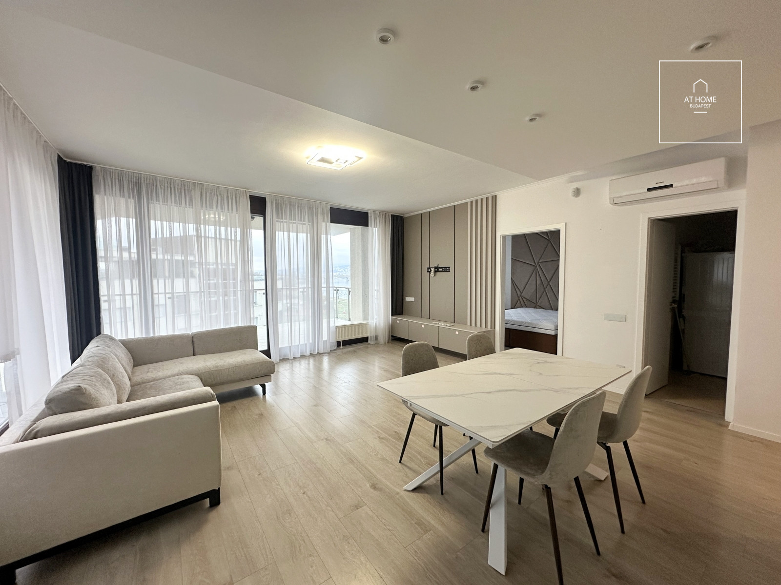 Renovated Danube-side apartment for rent in Budapest, 13th district, Marinapart.