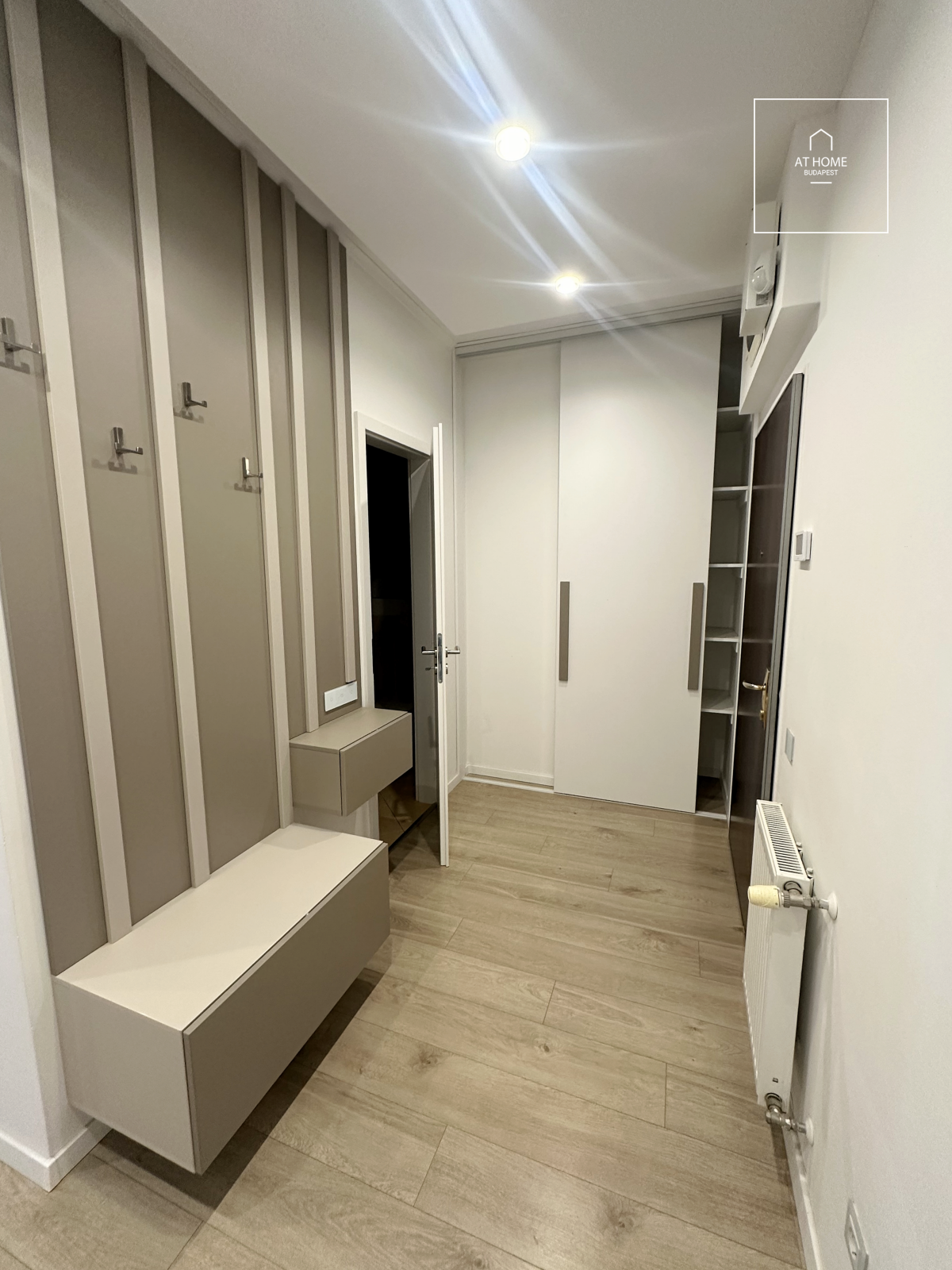 Renovated Danube-side apartment for rent in Budapest, 13th district, Marinapart.