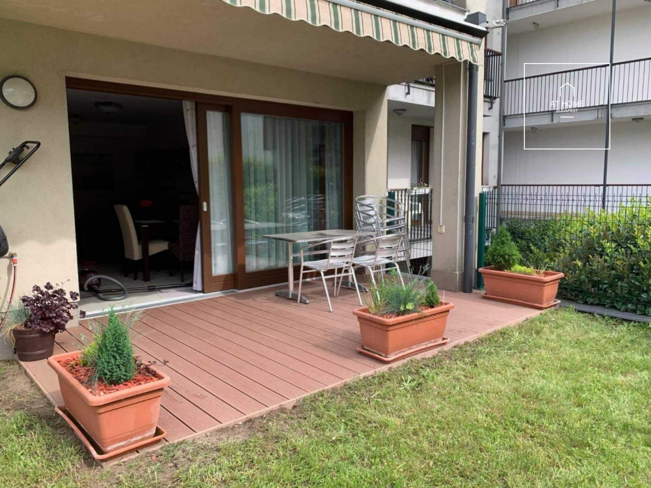 91 sqm ground-floor apartment with garden access, 2 bedrooms, located in District II, Újlak