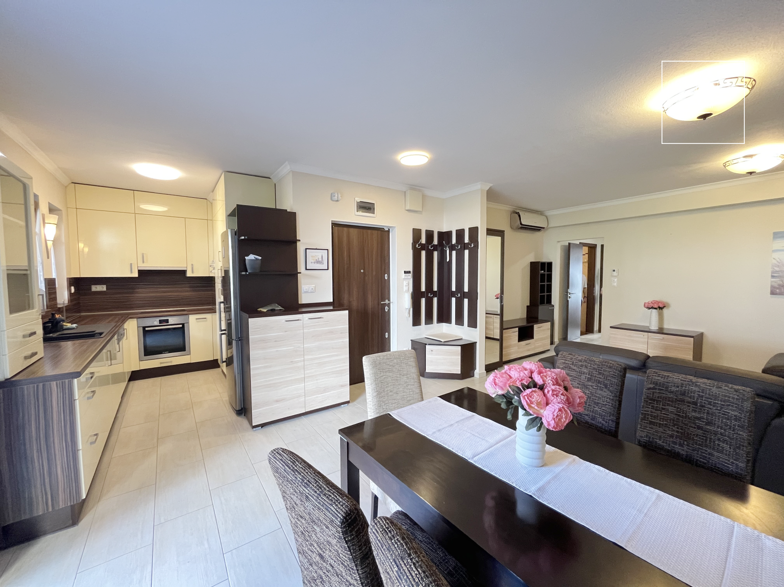 91 sqm ground-floor apartment with garden access, 2 bedrooms, located in District II, Újlak