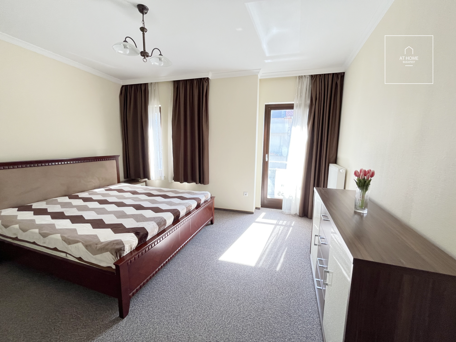 91 sqm ground-floor apartment with garden access, 2 bedrooms, located in District II, Újlak