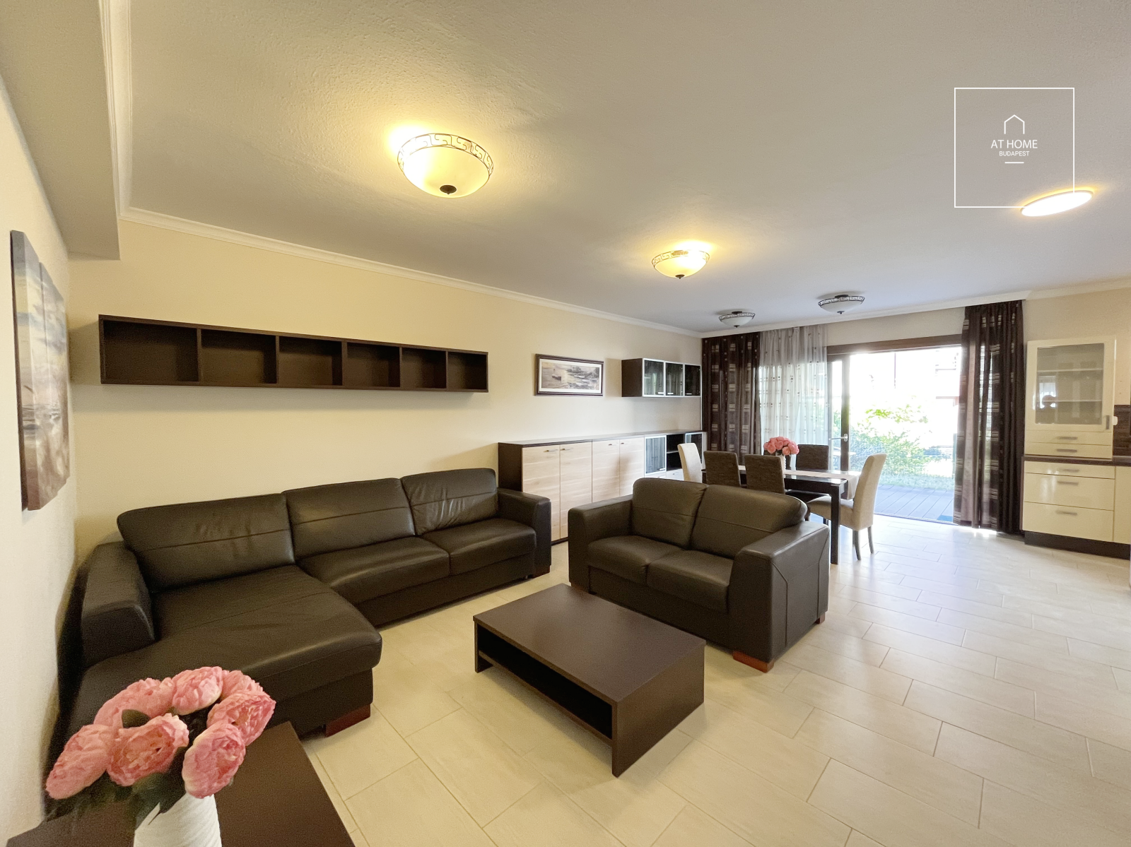 91 sqm ground-floor apartment with garden access, 2 bedrooms, located in District II, Újlak