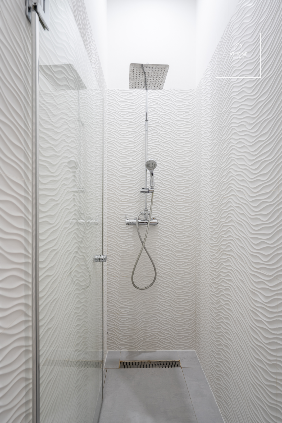 Luxury 72 sqm two-bedroom apartment with a view of the Opera House in District VI