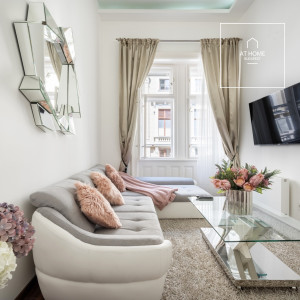 Luxury 72 sqm two-bedroom apartment with a view of the Opera House in District VI